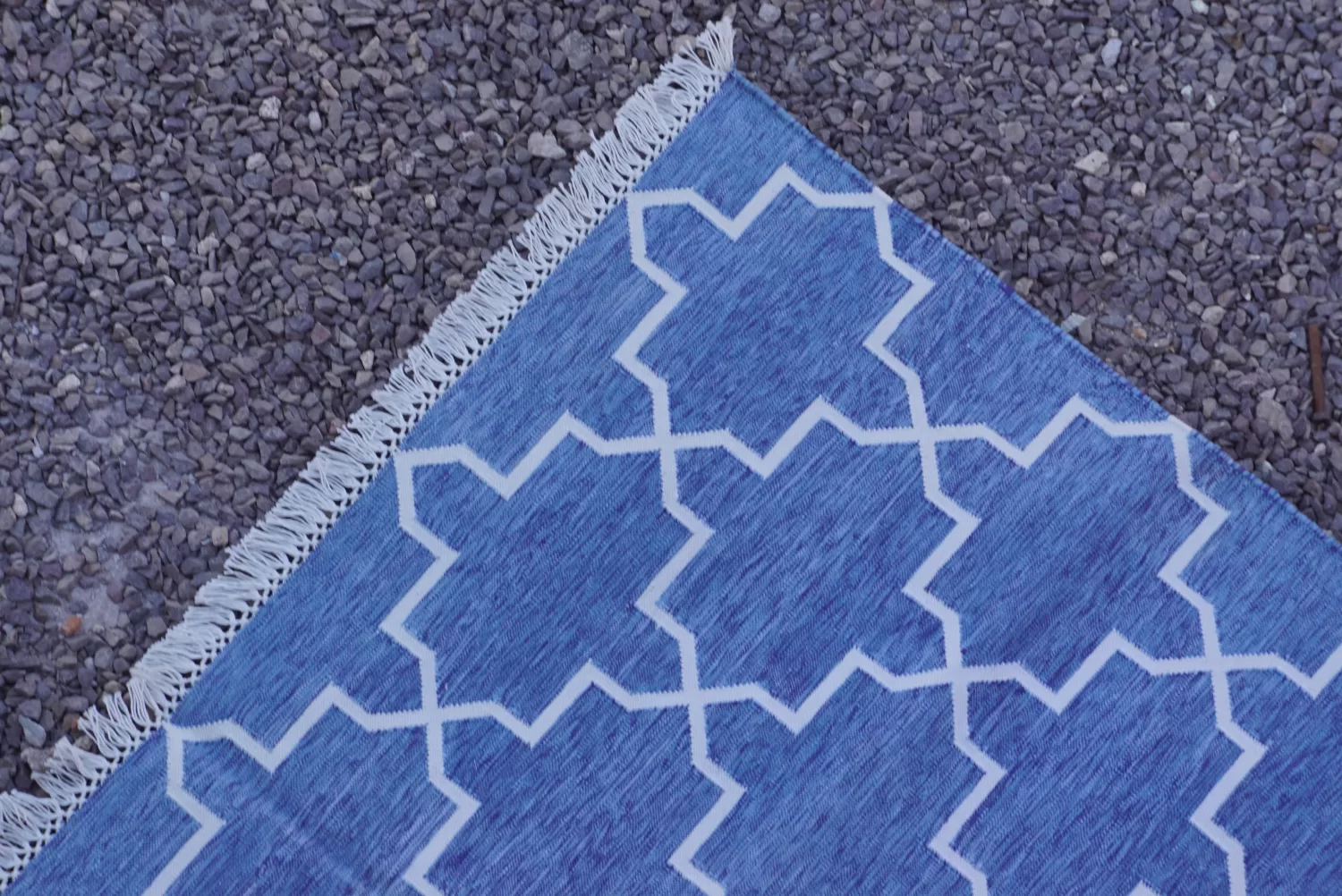 Geometric Trellis Lattice Blue Washable Cotton Rug 4x6 ft | Rugmoda - Reverse Side reversible muted blue cotton rug handmade Jodhpur